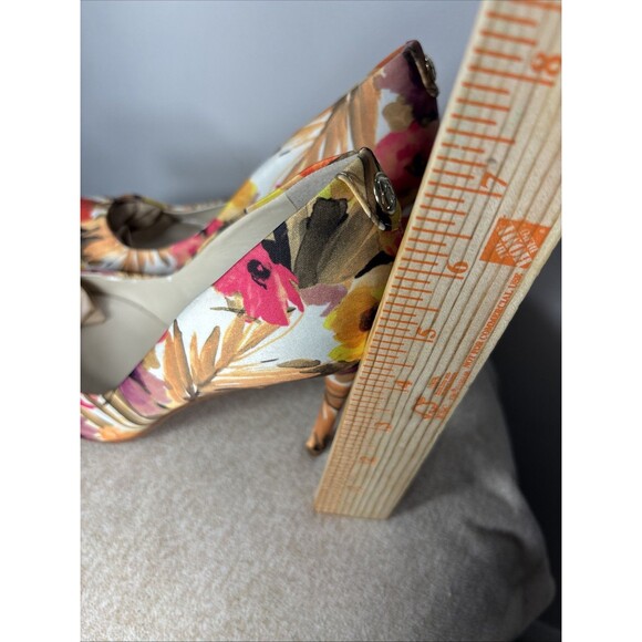 Ivanka Trump Womens slipper Floral Stiletto in Heel Orange Yellow Pump Shoe 8M - Picture 2 of 11